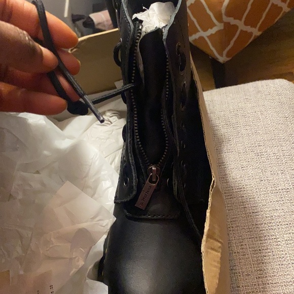 Women’s Dr.Martens 1460 Pascal Frnt Zip - Picture 4 of 4